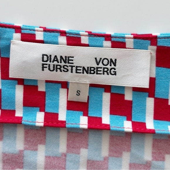 Diane Von Furstenberg Retro Geometric Print Wrap Top Small - Picture 4 of 6